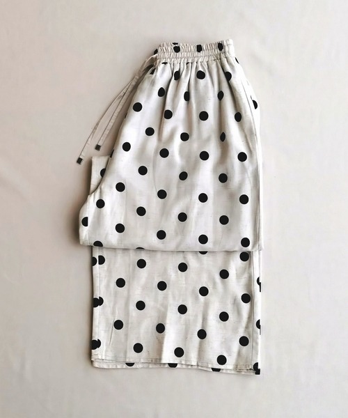 Q（キュー）の「ドット麻混パンツ（その他パンツ・レディース・ブラック系/カーキ系・MEDIUM）」の7枚目の写真