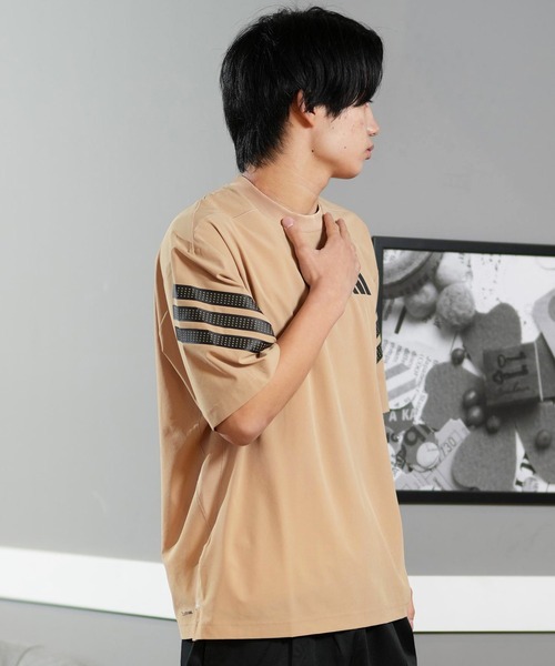 【adidas】ユニセックス◇GRAPHIC TEE 半袖Tシャツ adidas/アディダス 半袖Tee/半袖Tシャツ スリーストライプ 吸汗