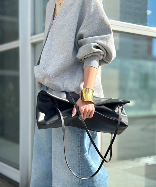 arron（アローン）の「【arron/ アロン】ソフトレザーバッグ（トートバッグ・レディース・ブラック・FREE）」の2枚目の写真