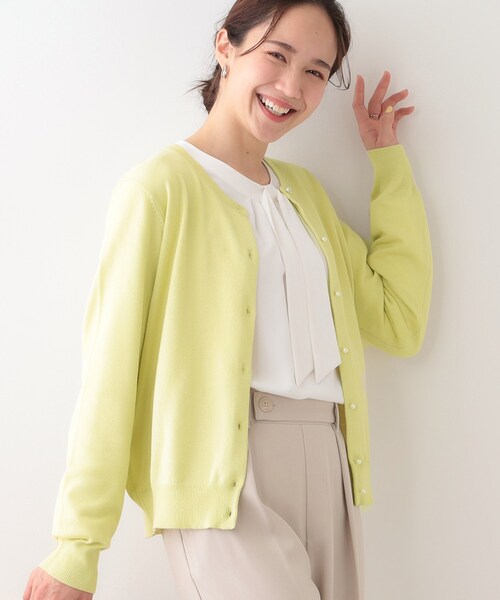 DRESKIP（ドレスキップ）の「【洗える/S-LL】ビジューボタンで華やかさをプラスする きれいめニットカーディガン【CIRCRIC】（カーディガン/ボレロ・レディース・ブラック/チャコールグレー/ライトベージュ/ライトイエロー系・01/02/03/04）」の4枚目の写真