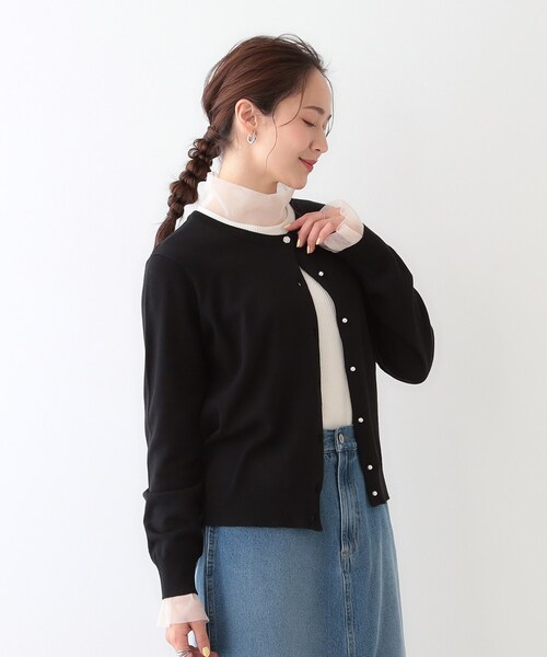 DRESKIP（ドレスキップ）の「【洗える/S-LL】ビジューボタンで華やかさをプラスする きれいめニットカーディガン【CIRCRIC】（カーディガン/ボレロ・レディース・ブラック/チャコールグレー/ライトベージュ/ライトイエロー系・01/02/03/04）」の18枚目の写真