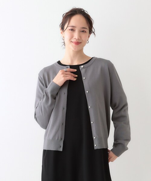 DRESKIP（ドレスキップ）の「【洗える/S-LL】ビジューボタンで華やかさをプラスする きれいめニットカーディガン【CIRCRIC】（カーディガン/ボレロ・レディース・ブラック/チャコールグレー/ライトベージュ/ライトイエロー系・01/02/03/04）」の21枚目の写真