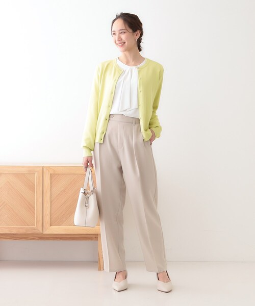 DRESKIP（ドレスキップ）の「【洗える/S-LL】ビジューボタンで華やかさをプラスする きれいめニットカーディガン【CIRCRIC】（カーディガン/ボレロ・レディース・ブラック/チャコールグレー/ライトベージュ/ライトイエロー系・01/02/03/04）」の5枚目の写真