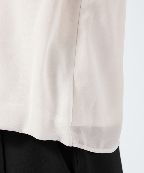 A/C DESIGN BY ALPHA CUBIC(エーシーデザインバイアルファキュービック)の「【2025年春夏】プリーツブラウス(Tシャツ/カットソー・レディース・ライトグレー・LL/M/L)」の7枚目の写真