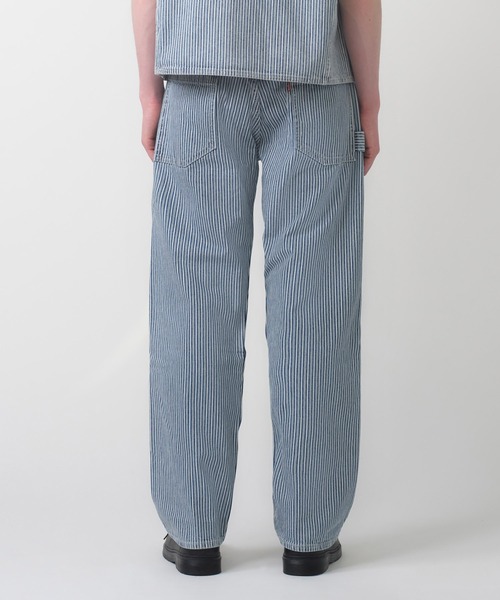 Levi's(リーバイス)の「Levi's/リーバイス 555(TM) リラックスストレート ユーティリティ ジーンズ(デニムパンツ・メンズ・ライトインディゴブルー/インディゴブルー/ブルー系その他・W28 L32/W29 L32/W30 L32/W31 L32/W32 L32/W33 L32/W34 L32/W36 L32)」の6枚目の写真