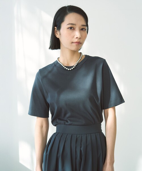 UNFILO(アンフィーロ)の「BEAUTYFORM-Tコットン ベーシックTシャツ(Tシャツ/カットソー・レディース・ブラック系/グレー系/ブラック系1/ピンク系/ベージュ系/ホワイト系・X-LARGE)」の4枚目の写真