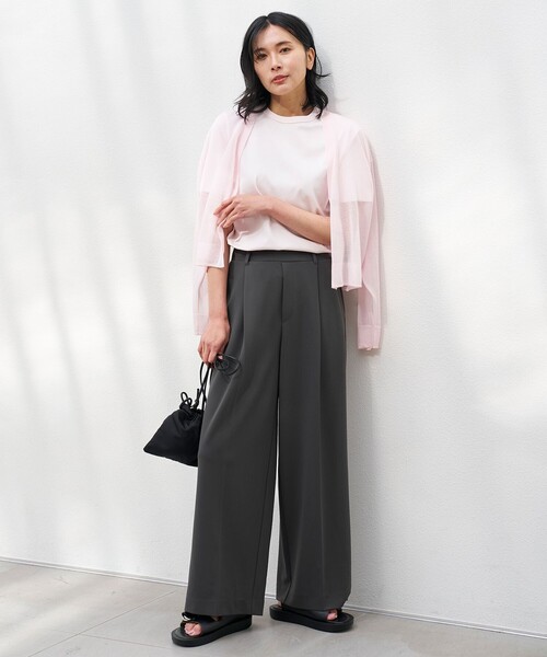 UNFILO(アンフィーロ)の「BEAUTYFORM-Tコットン ベーシックTシャツ(Tシャツ/カットソー・レディース・ブラック系/グレー系/ブラック系1/ピンク系/ベージュ系/ホワイト系・X-LARGE)」の16枚目の写真