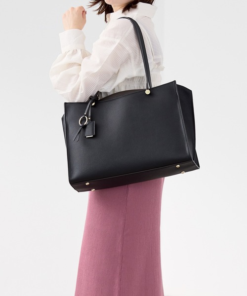 Jewelna Rose(ジュエルナローズ)の「セイディ・トートバッグ A4サイズ 16144(トートバッグ・レディース・アイボリー/グレイッシュベージュ/ブラック/スモークピンク・FREE)」の3枚目の写真