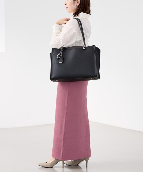 Jewelna Rose(ジュエルナローズ)の「セイディ・トートバッグ A4サイズ 16144(トートバッグ・レディース・アイボリー/グレイッシュベージュ/ブラック/スモークピンク・FREE)」の9枚目の写真