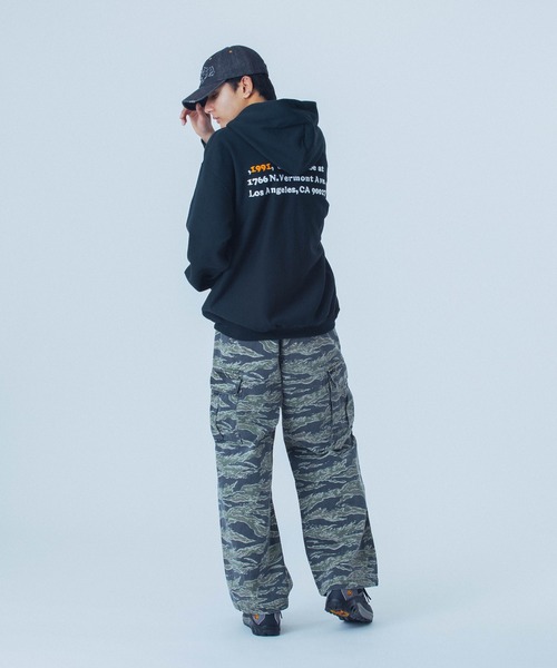 Champion(チャンピオン)の「XLARGE×Champion REVERSE WEAVE ZIP HOODED SWEATSHIRT(パーカー・メンズ・ピンク/グレー/ブラック/ネイビー・S/XL/L/M)」の9枚目の写真
