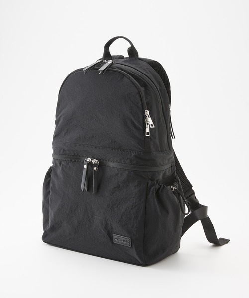 Moredde 二層で荷物が分けられるのが便利なマザーズリュック