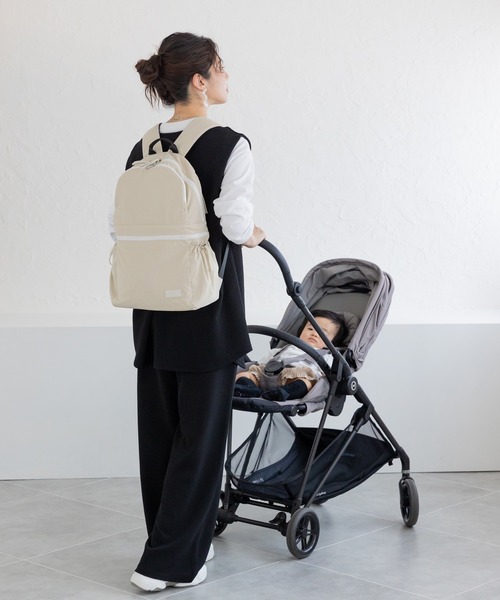 フェリシモMama(フェリシモママ)の「Moredde 二層で荷物が分けられるのが便利なマザーズリュック(バックパック/リュック・レディース・ブラック/アイボリー・ONE SIZE)」の7枚目の写真
