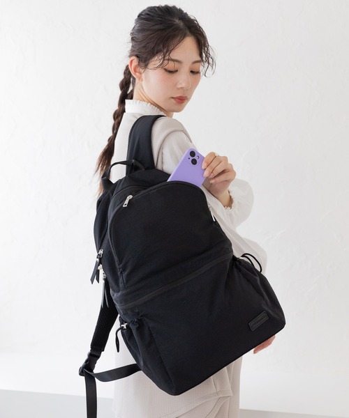 Moredde 二層で荷物が分けられるのが便利なマザーズリュック