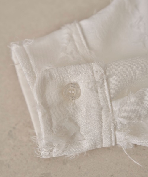 INTERPLAY（インタープレイ）の「【INTERPLAY】Open Collar Over Size Shirt【4：Jacquard Fringe】(UNISEX)（シャツ/ブラウス・メンズ・ホワイト/ライトグレー/イエロー・FREE）」の6枚目の写真