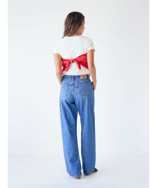 Ungrid(アングリッド)の「カラーフィットTee(Tシャツ/カットソー・レディース・イエロー/オフホワイト/ブラック・SMALL/MEDIUM)」の9枚目の写真