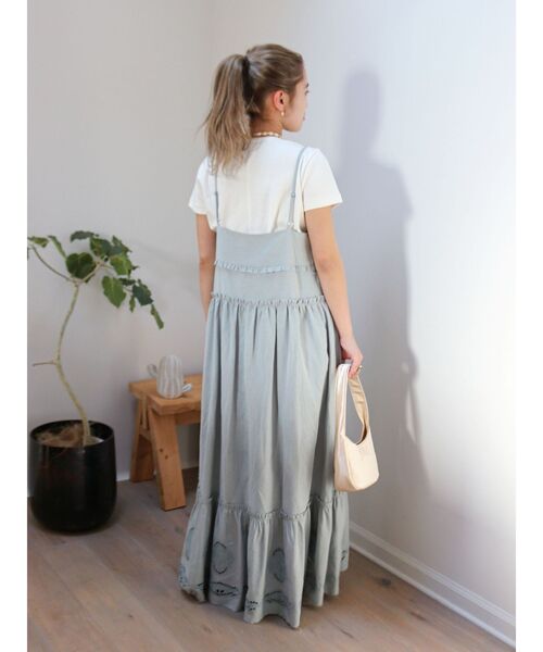 Ungrid(アングリッド)の「カラーフィットTee(Tシャツ/カットソー・レディース・イエロー/オフホワイト/ブラック・SMALL/MEDIUM)」の19枚目の写真