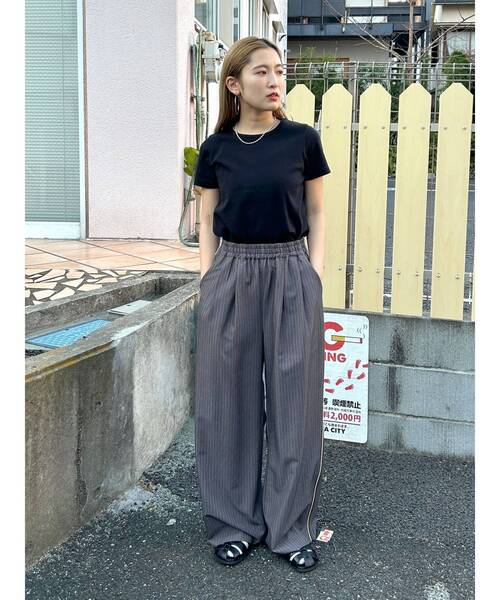 Ungrid(アングリッド)の「カラーフィットTee(Tシャツ/カットソー・レディース・イエロー/オフホワイト/ブラック・SMALL/MEDIUM)」の21枚目の写真