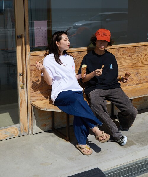 FREAK'S STORE（フリークスストア）の「限定展開 HOLIDAY ICECREAM×FREAK'S STORE 別注 ビッグシルエット バックプリント クルーネック Tシャツ（Tシャツ/カットソー・メンズ・ホワイト/ピンク/ブラック/イエロー・SMALL/MEDIUM/LARGE）」の11枚目の写真