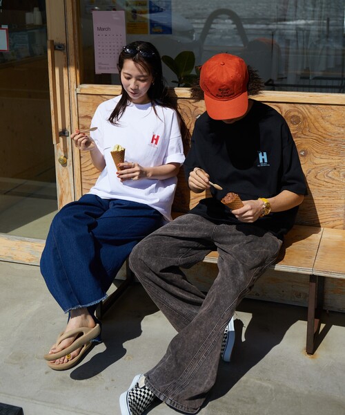 FREAK'S STORE（フリークスストア）の「限定展開 HOLIDAY ICECREAM×FREAK'S STORE 別注 ビッグシルエット バックプリント クルーネック Tシャツ（Tシャツ/カットソー・メンズ・ホワイト/ピンク/ブラック/イエロー・SMALL/MEDIUM/LARGE）」の12枚目の写真