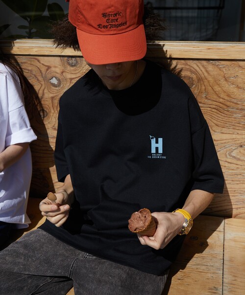 FREAK'S STORE（フリークスストア）の「限定展開 HOLIDAY ICECREAM×FREAK'S STORE 別注 ビッグシルエット バックプリント クルーネック Tシャツ（Tシャツ/カットソー・メンズ・ホワイト/ピンク/ブラック/イエロー・SMALL/MEDIUM/LARGE）」の21枚目の写真