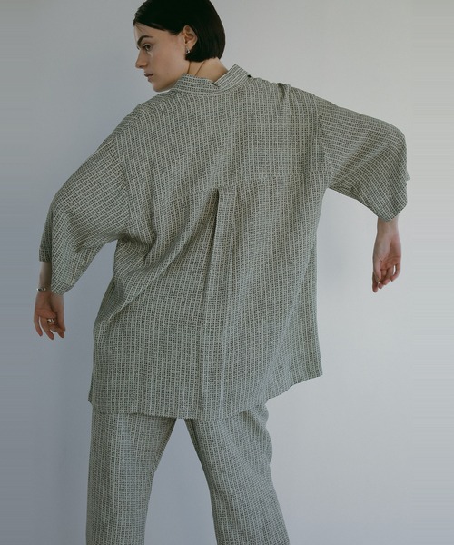 MANOF(マノフ)の「BLUR PATTERN SHIRT(シャツ/ブラウス・レディース・ブルー/ベージュ・FREE)」の10枚目の写真