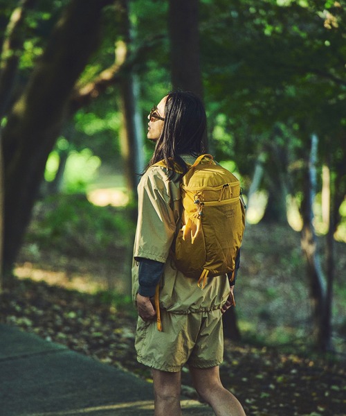 MYSTERY RANCH（ミステリーランチ）の「MYSTERYRANCH/ミステリーランチ IN & OUT 18/イン & アウト 18（バックパック/リュック・メンズ・ブラック/ホワイト/グレー/イエロー・FREE）」の10枚目の写真