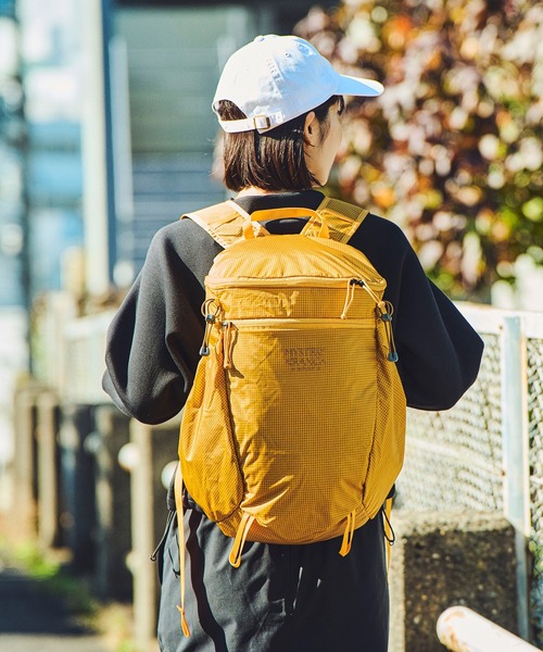 MYSTERY RANCH（ミステリーランチ）の「MYSTERYRANCH/ミステリーランチ IN & OUT 18/イン & アウト 18（バックパック/リュック・メンズ・ブラック/ホワイト/グレー/イエロー・FREE）」の12枚目の写真