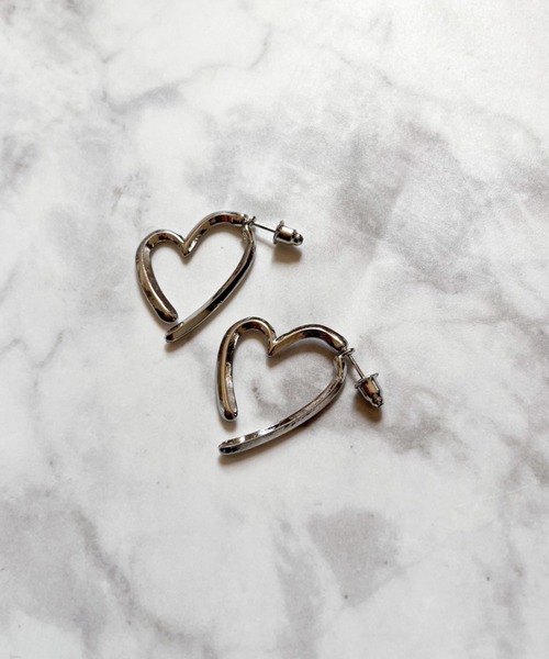 yu-ka（ユーカ）の「YU-KA:ハートデザインピアス Heart design pierce（ピアス（両耳用）・レディース・ゴールド/シルバー・FREE）」の4枚目の写真