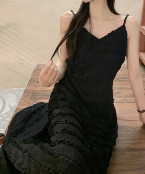 FAVORITO（ファヴォリート）の「Vネックロングキャミワンピース（ワンピース・レディース・ブラック/ベージュ・F）」の18枚目の写真