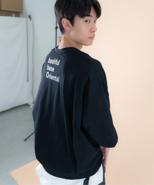 bashful base Oriental(バッシュフルベースオリエンタル)の「【新色追加!/bbO】バックロゴボリュームT(Tシャツ/カットソー・メンズ・ブラック/レッド/オフホワイト/ライトグリーン/ライトグレー/ブラウン・MEDIUM/LARGE)」の3枚目の写真