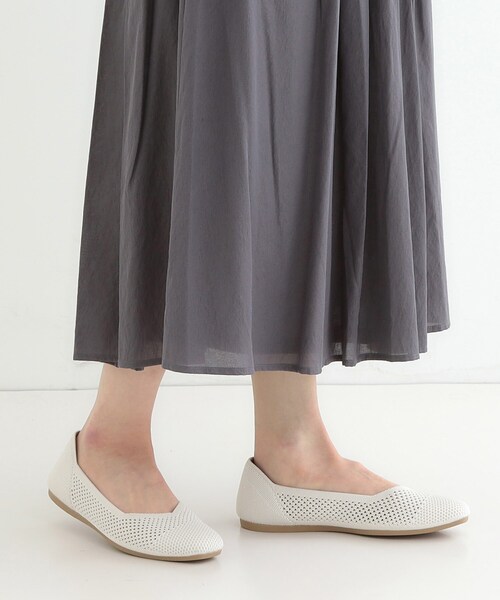 SHOO・LA・RUE（シューラルー）の「【洗える】透かし編みニットパンプス（パンプス・レディース・ゴールド/オフホワイト/ブラック/シルバー・35/45/25）」の10枚目の写真