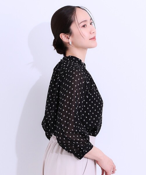 DRESKIP（ドレスキップ）の「【S-LL】首元ギャザーが大人上品な シフォンブラウス（シャツ/ブラウス・レディース・グリーン系/ホワイト系3/ブラック系/オフホワイト・01/02/03/04）」の6枚目の写真