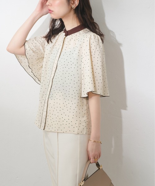 natural couture(ナチュラルクチュール)の「【WEB限定】パール釦ポイントバイカラーフレア5分袖ブラウス(シャツ/ブラウス・レディース・ベージュ系その他/ネイビー/その他1/ピンクベージュ/サックスブルー/オフホワイト/ドット・FREE)」の10枚目の写真