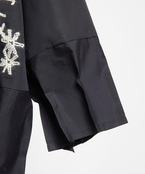 gomme（ゴム）の「キャピタル刺繍　タックシャツ（シャツ/ブラウス・レディース・ブラック/ネイビー・MEDIUM）」の15枚目の写真