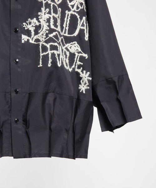 gomme（ゴム）の「キャピタル刺繍　タックシャツ（シャツ/ブラウス・レディース・ブラック/ネイビー・MEDIUM）」の16枚目の写真