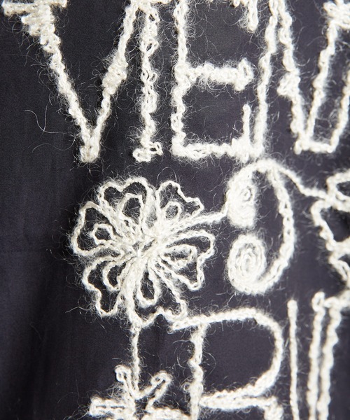 gomme（ゴム）の「キャピタル刺繍　タックシャツ（シャツ/ブラウス・レディース・ブラック/ネイビー・MEDIUM）」の18枚目の写真