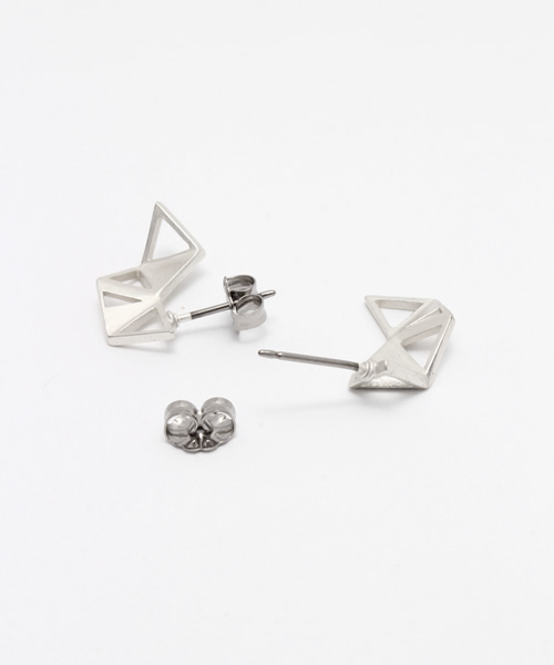 SCALA（スカラ）の「【SCALA/スカラ】ネットピアス/made in JAPAN（日本製）（ピアス（両耳用）・レディース・アンティークシルバー/アンティークゴールド・FREE）」の4枚目の写真