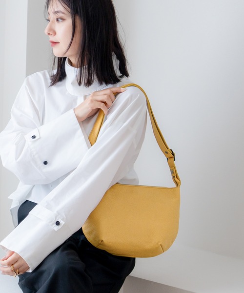 Jamale（ジャマレ）の「[Jamale]防水レザー ショルダーバッグ 日本製（ショルダーバッグ・レディース・イエロー/ネイビー/ブルー/グレー/ピンクベージュ/ブラック・FREE）」の6枚目の写真