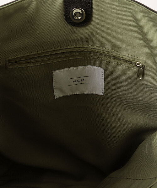 Beau're(ヴュレ)の「BEAURE Soft Leather One ショルダー Bag(ショルダーバッグ・レディース・ブラック/チョコ・FREE)」の10枚目の写真