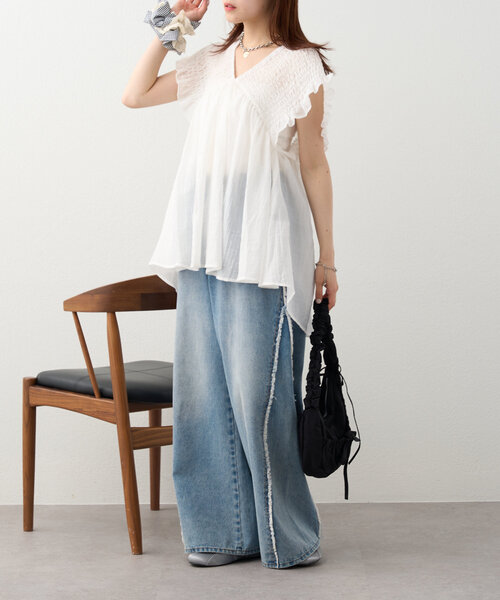 w closet（ダブルクローゼット）の「【2WAY/3色展開】シャーリングチュニック（シャツ/ブラウス・レディース・サックスブルー/ブラック/オフホワイト・FREE）」の7枚目の写真