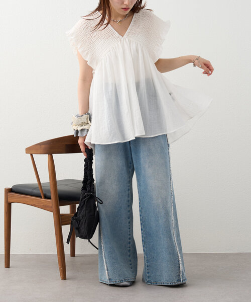 w closet（ダブルクローゼット）の「【2WAY/3色展開】シャーリングチュニック（シャツ/ブラウス・レディース・サックスブルー/ブラック/オフホワイト・FREE）」の8枚目の写真