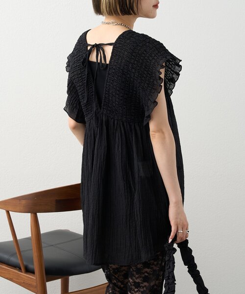 w closet（ダブルクローゼット）の「【2WAY/3色展開】シャーリングチュニック（シャツ/ブラウス・レディース・サックスブルー/ブラック/オフホワイト・FREE）」の15枚目の写真