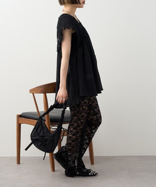 w closet（ダブルクローゼット）の「【2WAY/3色展開】シャーリングチュニック（シャツ/ブラウス・レディース・サックスブルー/ブラック/オフホワイト・FREE）」の21枚目の写真