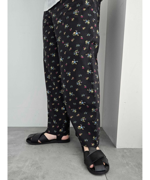 SM2（エスエムツー）の「花柄プリントイージーパンツ（その他パンツ・レディース・オフホワイト/ブラック/カーキ・F）」の7枚目の写真