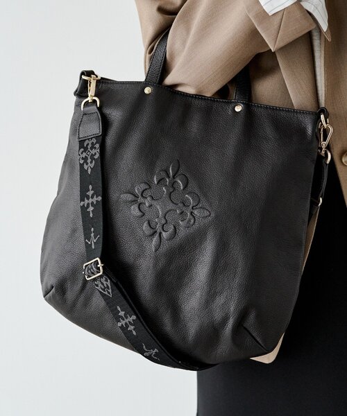 russet（ラシット）の「エンボスモノグラム 2WAYトートバッグ（トートバッグ・レディース・ブラック/グレー系その他・FREE）」の16枚目の写真