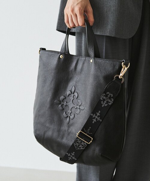 russet（ラシット）の「エンボスモノグラム 2WAYトートバッグ（トートバッグ・レディース・ブラック/グレー系その他・FREE）」の20枚目の写真