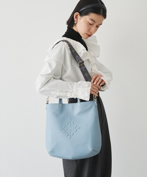 russet(ラシット)の「スリム2WAYトートバッグ <エンボスモノグラム>(トートバッグ・レディース・ブラック/グレー系その他/ダークブラウン/ブルー系その他・FREE)」の19枚目の写真