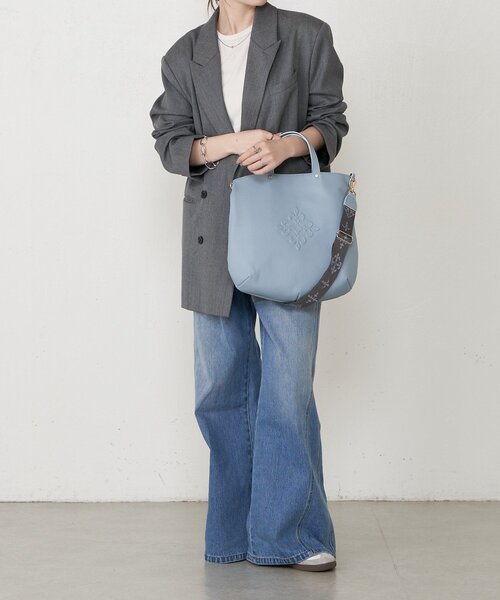 russet（ラシット）の「スリム2WAYトートバッグ <エンボスモノグラム>（トートバッグ・レディース・ブラック/グレー系その他/ダークブラウン/ブルー系その他・FREE）」の16枚目の写真