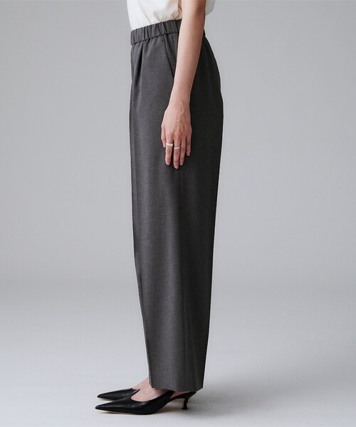 UNTITLED（アンタイトル）の「【UV/はっ水/セットアップ可】リラククールパンツ（その他パンツ・レディース・ブラック/ブラウン系/チャコールグレー・50/48/46/44/42/04/03/02/01/00）」の10枚目の写真