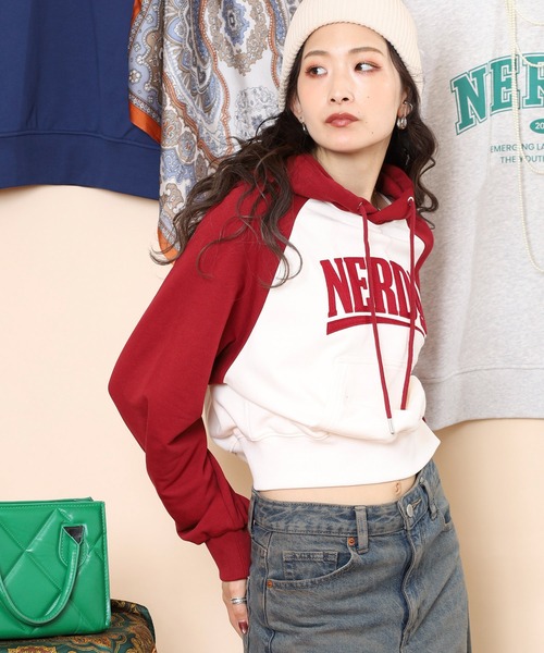 NERDY(ノルディ)の「ラグランクロップドフーディー(パーカー・レディース・ブラック/レッド・SS/S/M)」の12枚目の写真